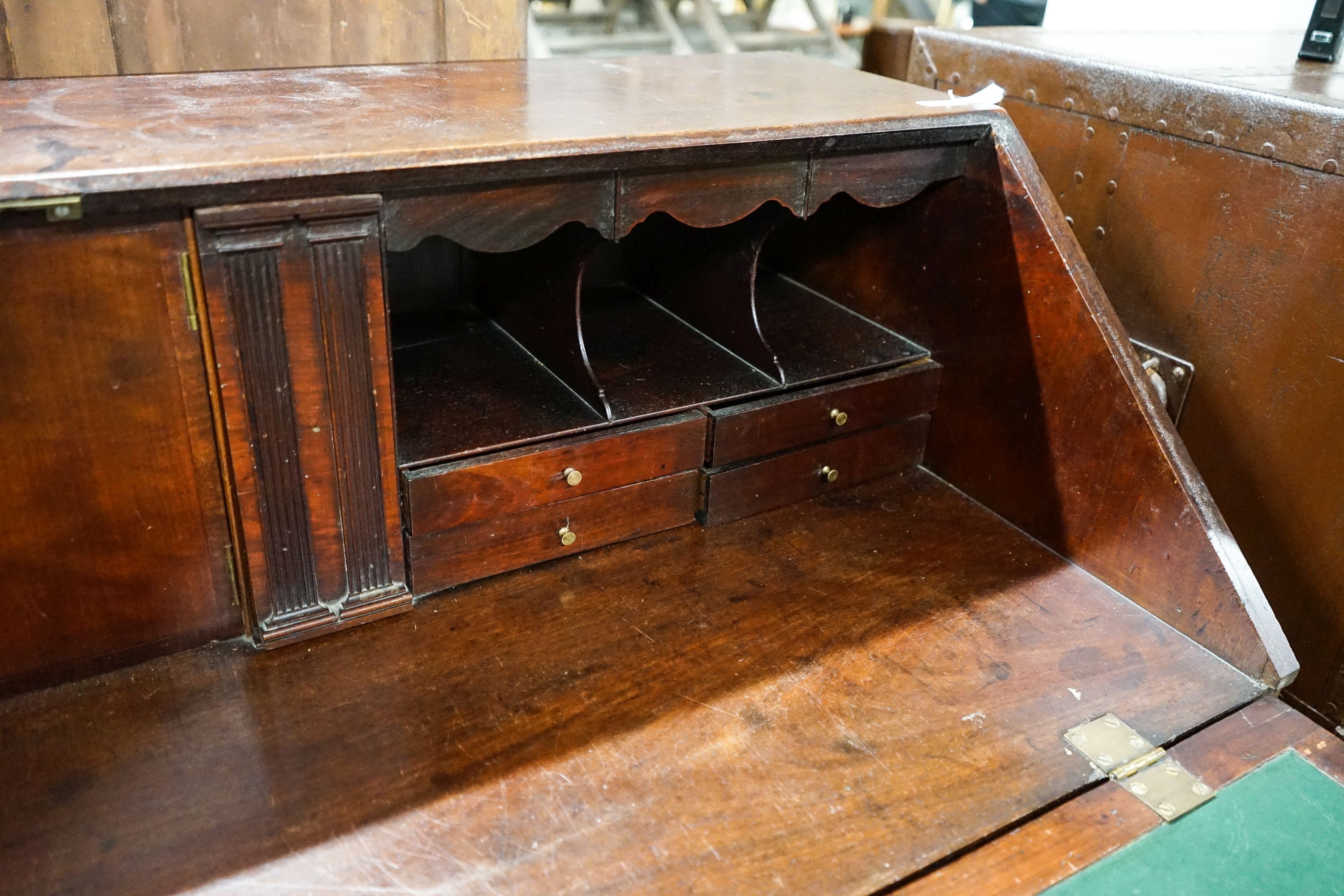 A George III mahogany bureau, width 122cm, depth 58cm, height 105cm